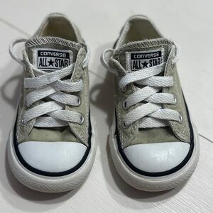 Toddler converse allstars size 5